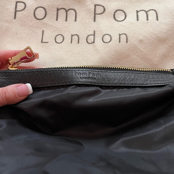 **BNNU** POM POM LONDON “LAMBETH” Handbag w/ 4 STRAPS & FREE TASSEL BAG CHARM❣️ - Picture 5 of 13